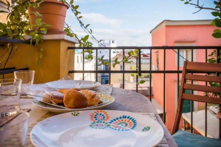 Naples Center Apartment
