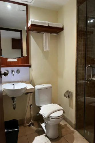 Lorin New Kuta Hotel