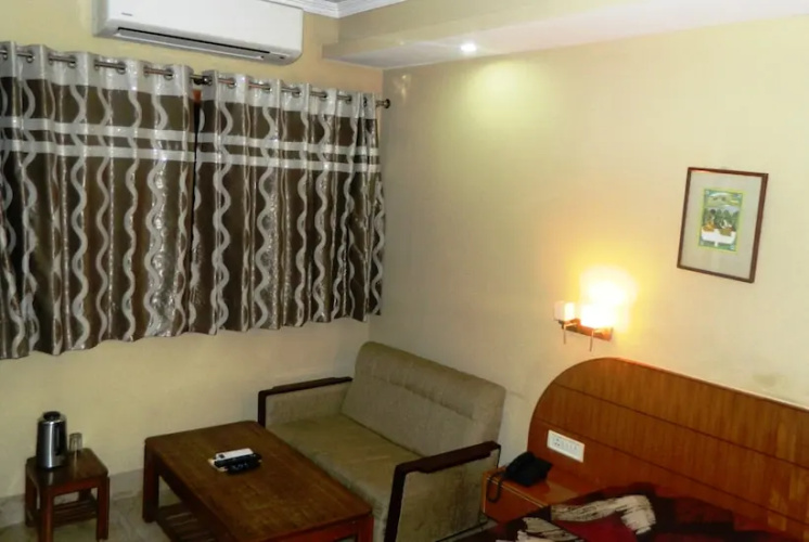 Hotel Yamini