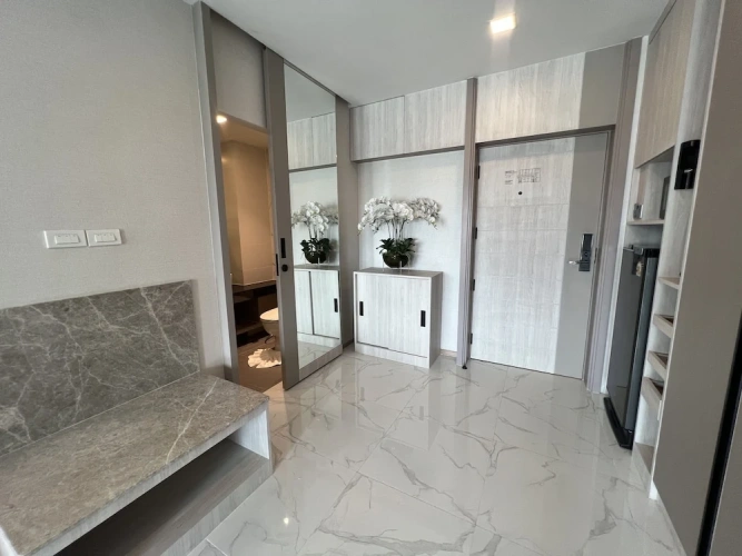 Deluxe Double room with city view