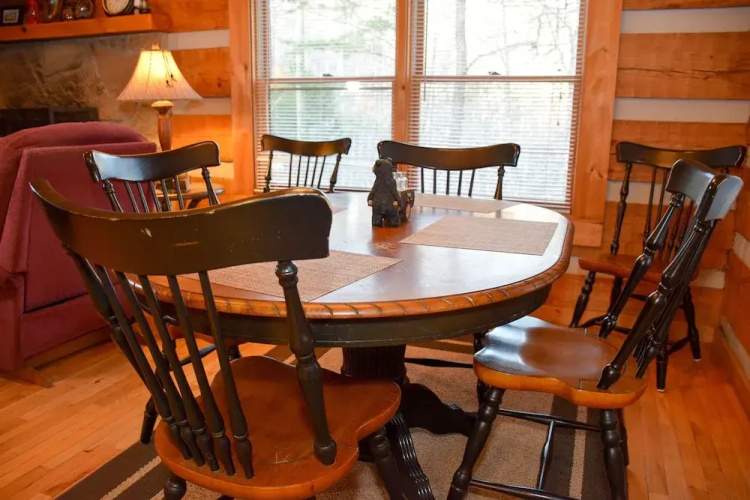SITTING ROCK - 2 Br Cabin