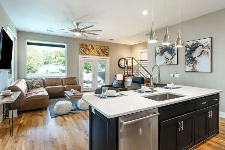 Upstay - Newly Built Modern Home w Private Pool , Austin