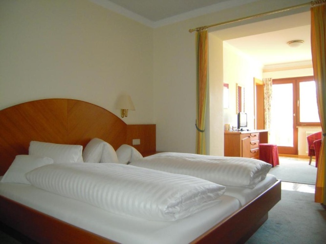 Standard Double room with lake view