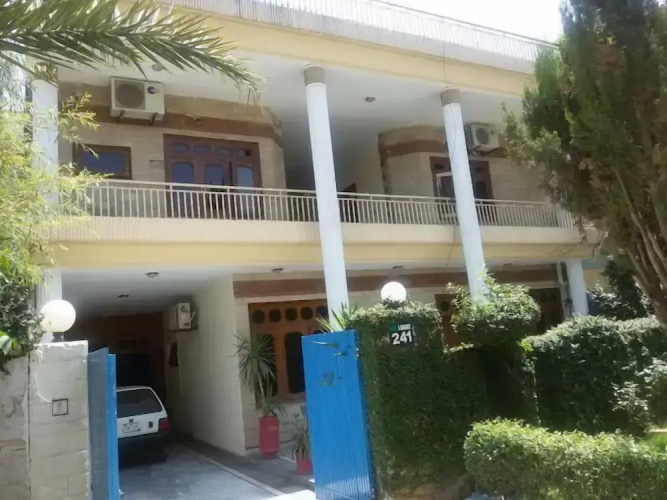 UK Lodge Guest House
