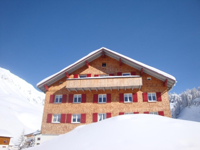 3 Bedrooms Apartment with balcony