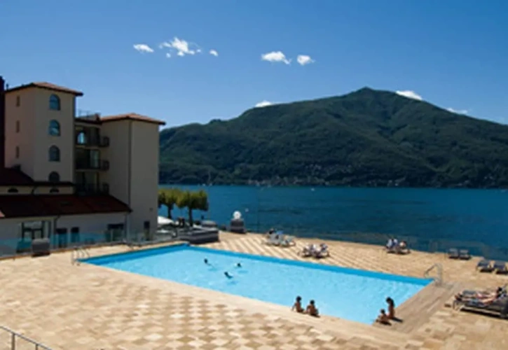 Family Apartment with balcony and with lake view