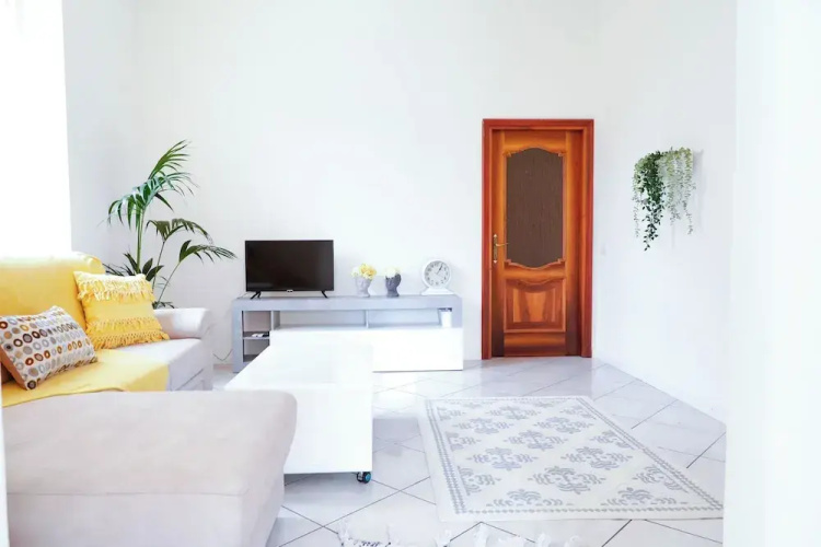Apartment in Villa Between Como and Switzerland