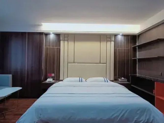 Bauhinia Hotel