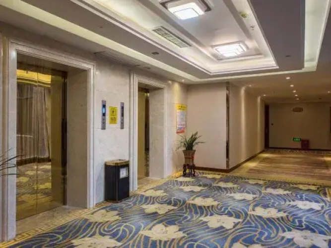 Lufeng Yating Holiday Hotel
