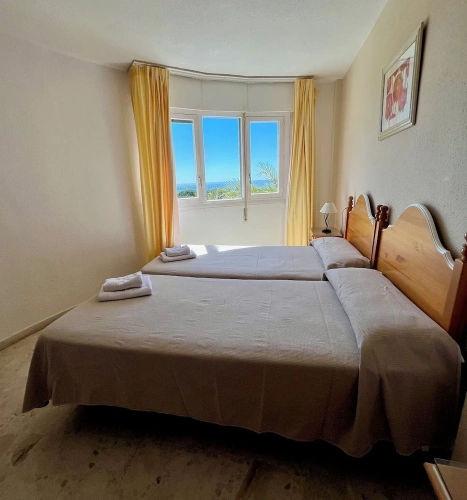 1 Bedroom Apartment with garden view