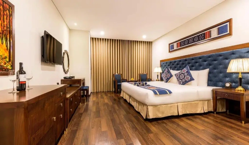 Deluxe Double room with balcony and with partial sea view