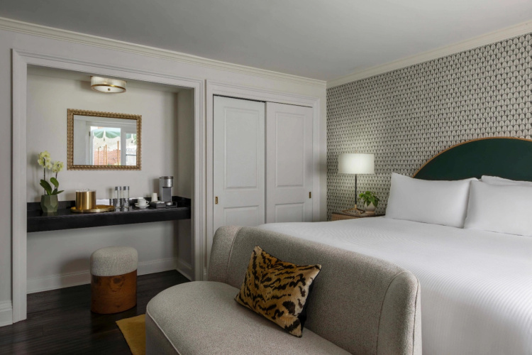 Deluxe Double room with pool view