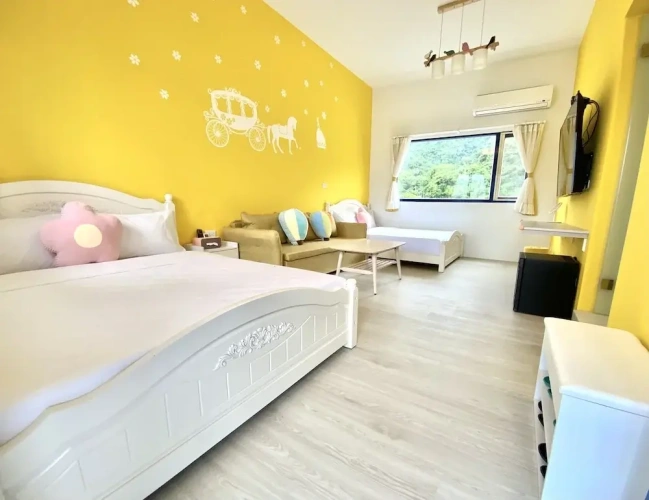 Standard Quadruple room with balcony