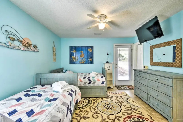 Home w/ Deck in Corolla Light: Walk to Beach!