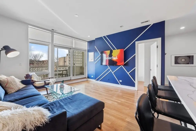 4 Bedroom Condo in Ukranian