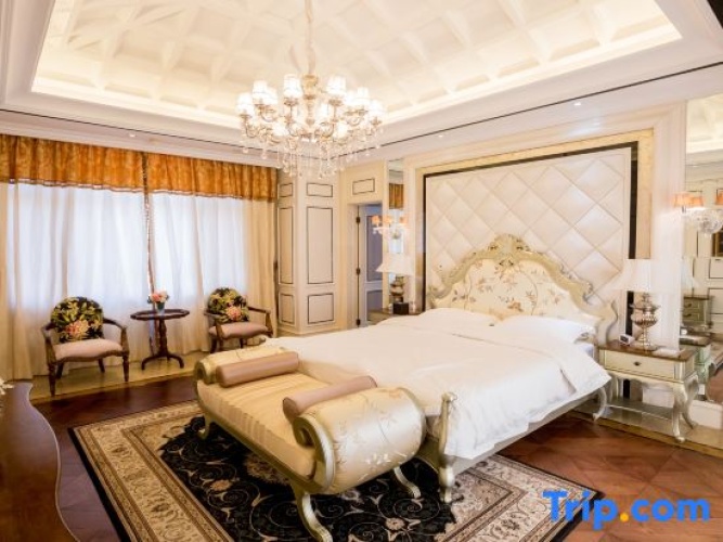 Deluxe Villa