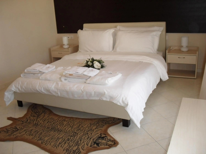 Kyknos De Luxe Suites & Rooms