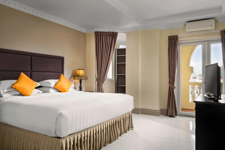 Palace Gate Hotel & Residence by EHM