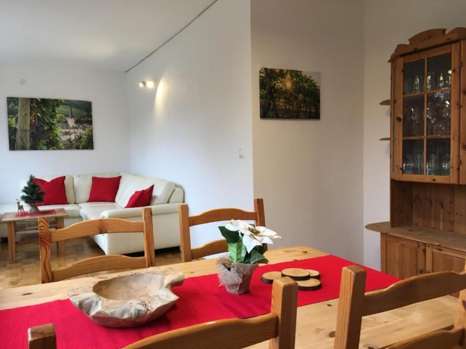2 Bedrooms Cottage