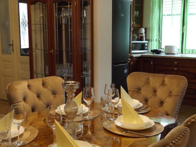 2 Bedrooms Villa