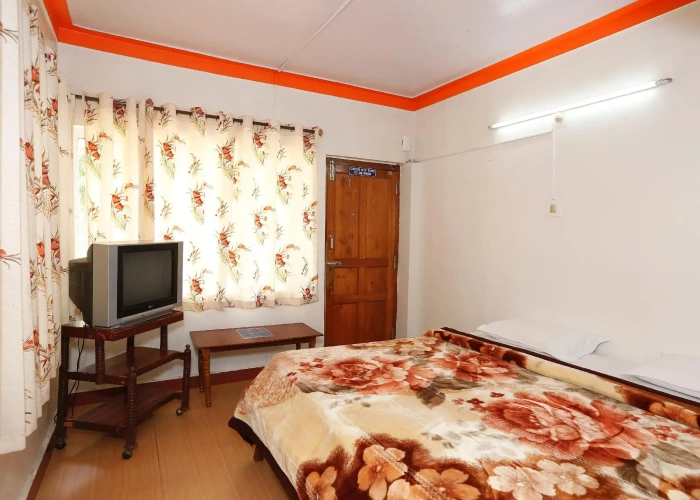 Standard Sextuple Family room