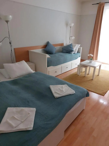 HI Downtown Apartment A12