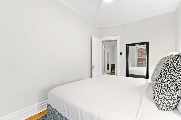 Chic 2BR Escape - Buckingham 1
