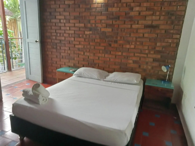 Aluna Hostel B&B