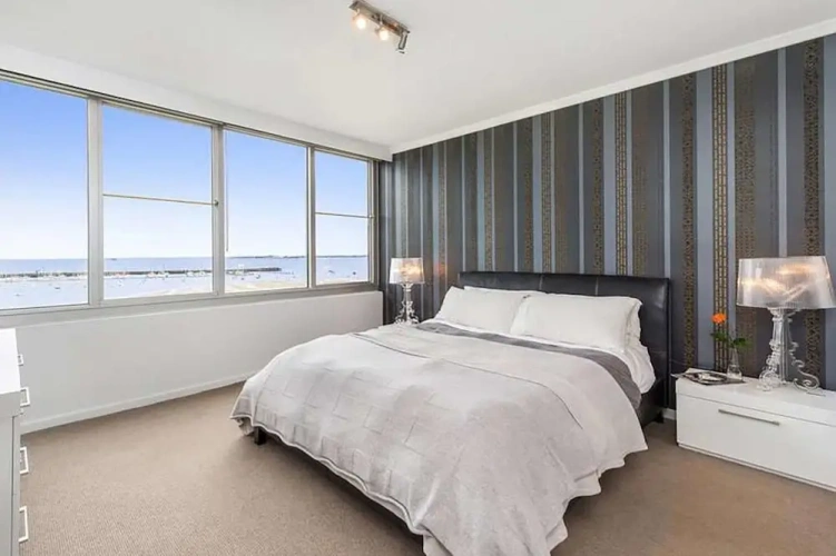 3 Bedrooms Apartment
