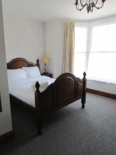 George Hotel