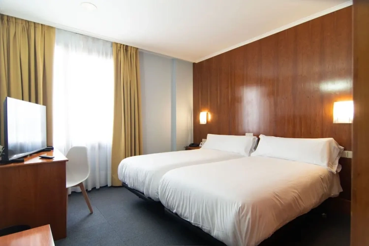 Standard Double room with city view