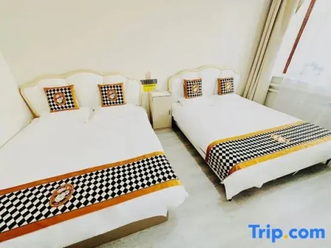 Deluxe Family Suite