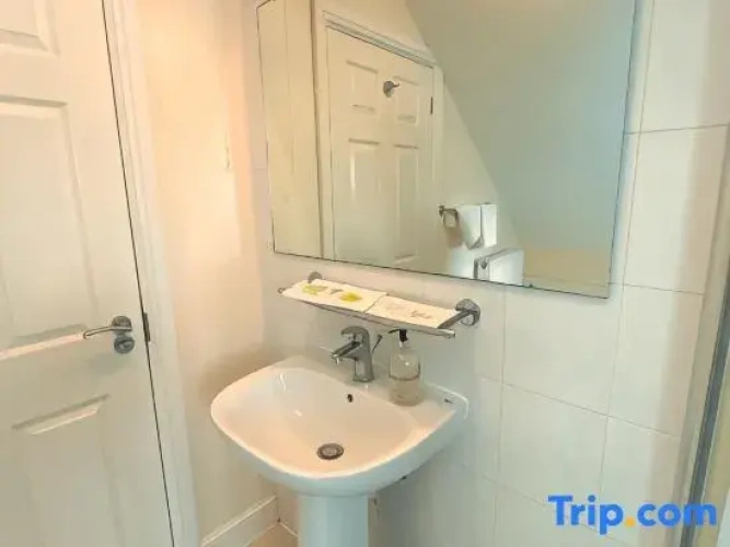 5 Bedrooms Deluxe Double room