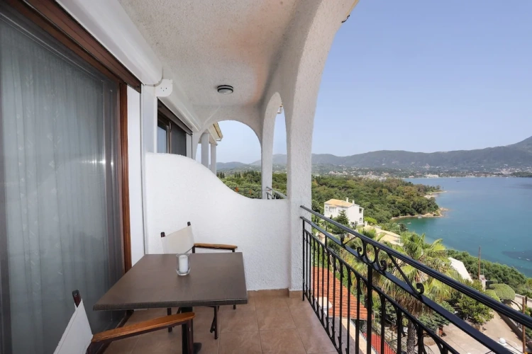Studio with balcony and with sea view
