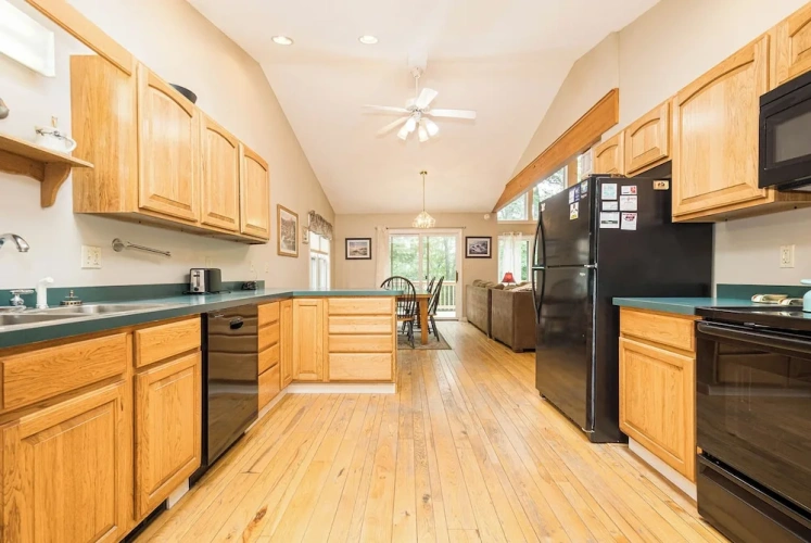 4 Bedrooms Cottage