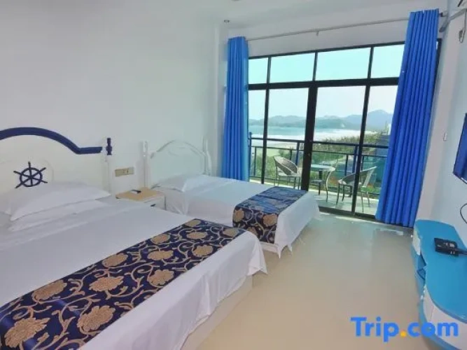 Standard Twin room with sea view