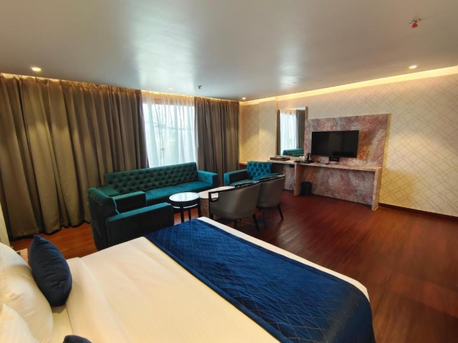 Double Club Suite with view