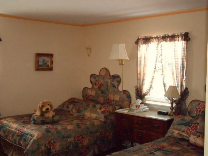 Marshlands Inn