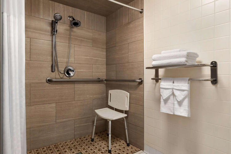 Days Hotel by Wyndham Allentown Airport / Lehigh Valley photo 10