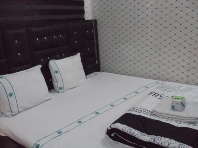 Economy room