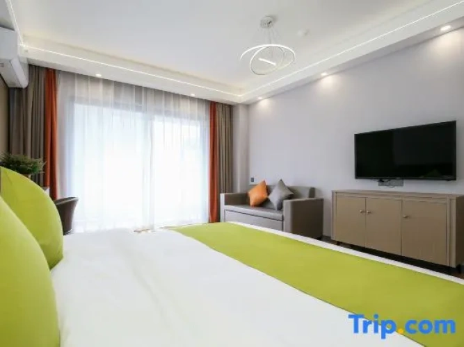 Standard Double room with city view