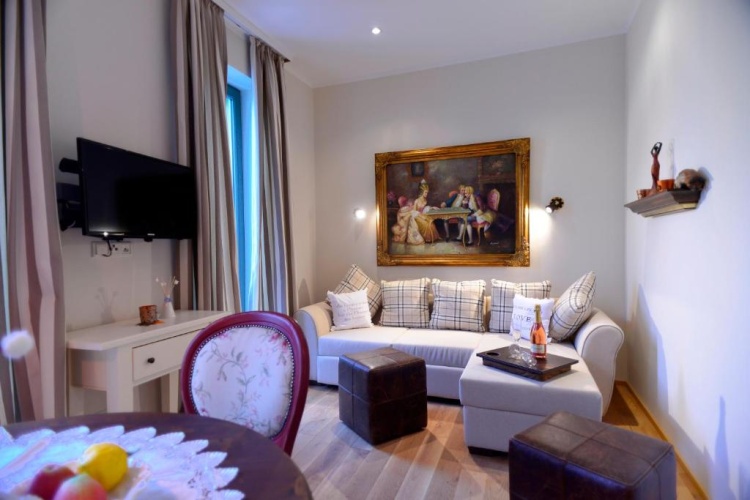 1 Bedroom Apartment with balcony