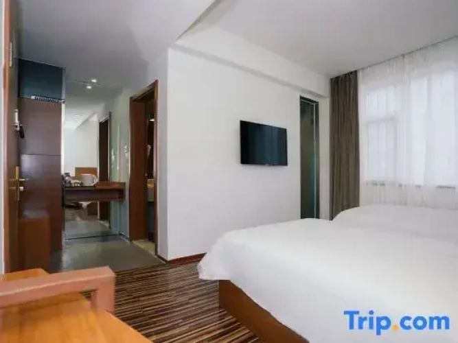 Standard Double room with city view