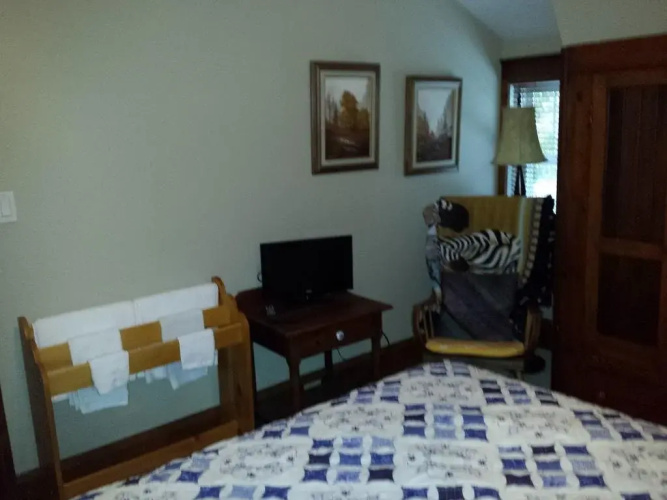 Riverside Caygeon B&B