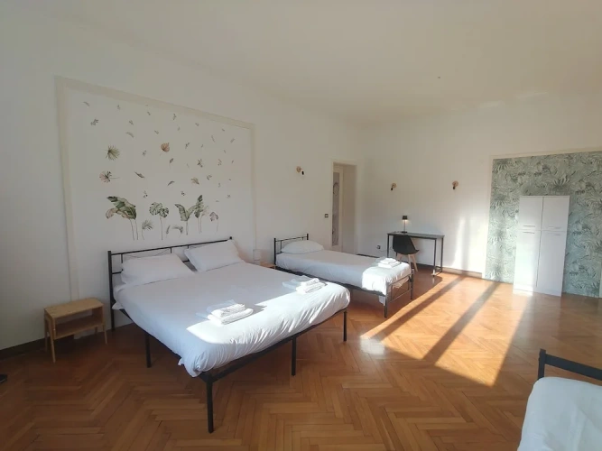 5 Bedrooms Double Apartment