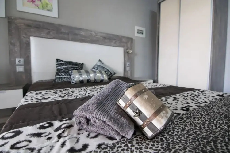 Avra Comfort Rooms