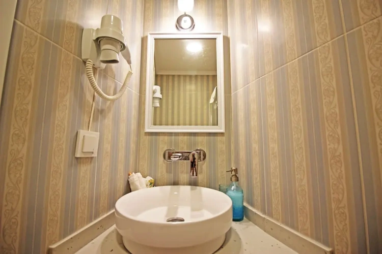Economy Triple room