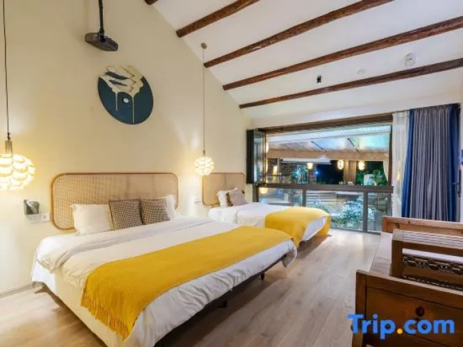 Standard Twin Family room
