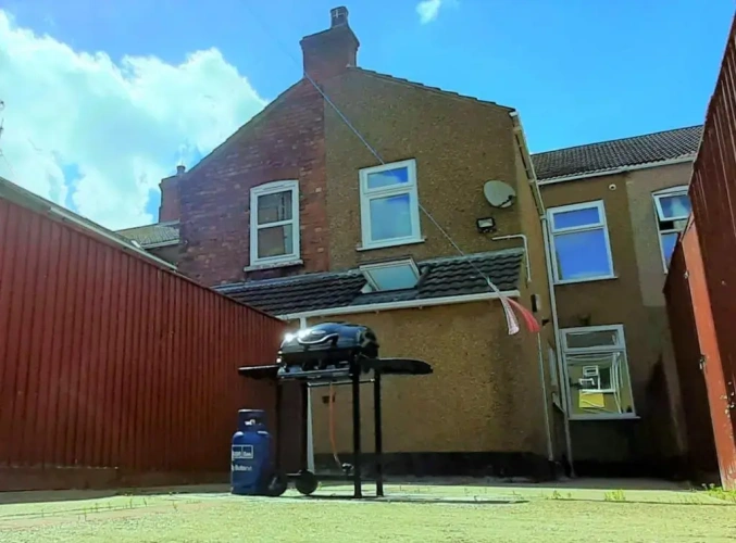 3 Bedrooms Cottage