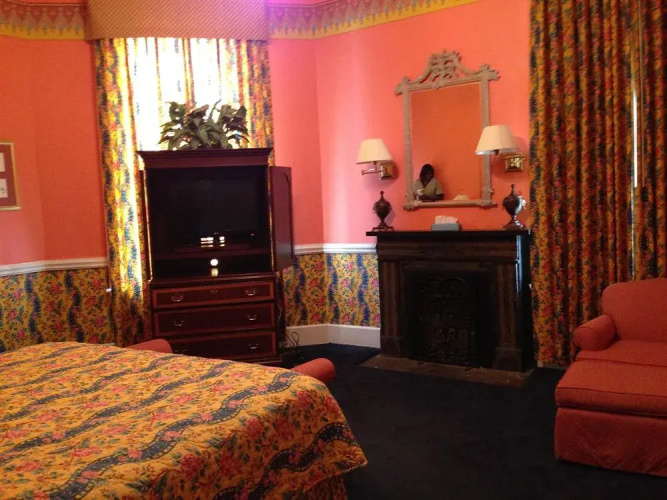 Hotel 27